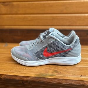 Nike Revolution 3 Shoes